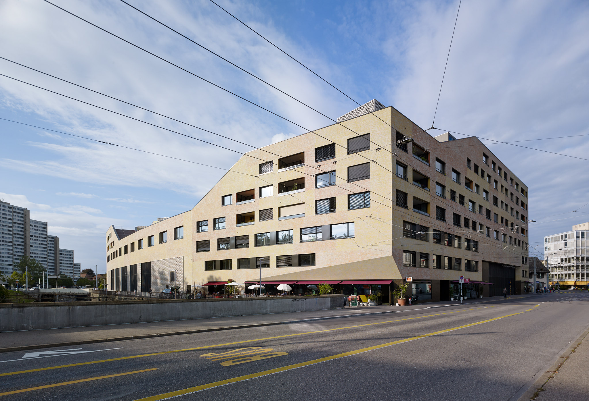 E14520 Alpa 045657p SCREEN